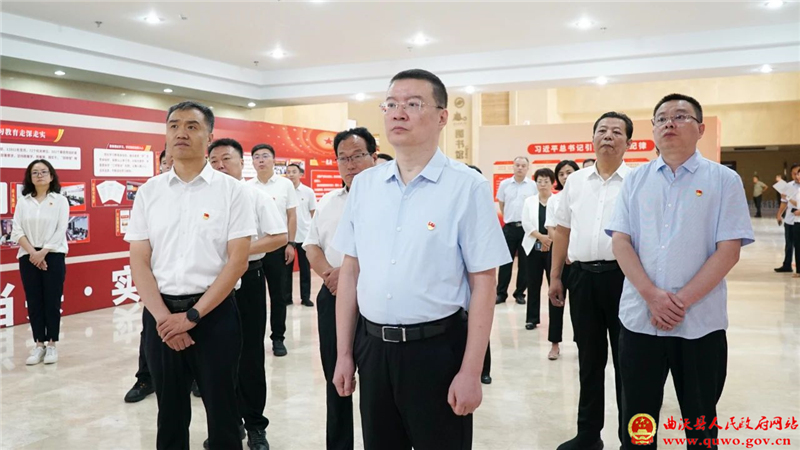 吴滨带队参观党纪学习教育专题展1.jpg