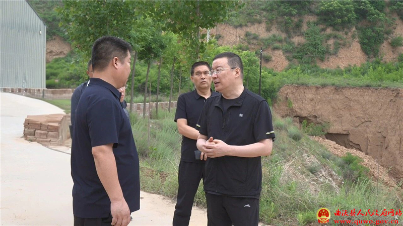 吴滨检查生态环境保护、非煤矿山停工停产期间安全生产和危险化学品企业安全生产工作1.jpg