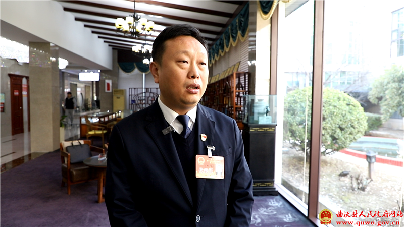 人大代表分团讨论政府工作报告3.png