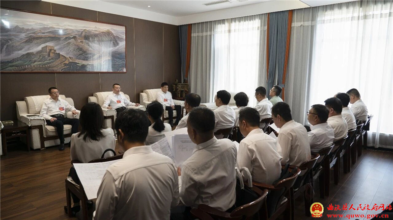 中国共产党曲沃县第十六次代表大会主席团召开第一次会议.jpg