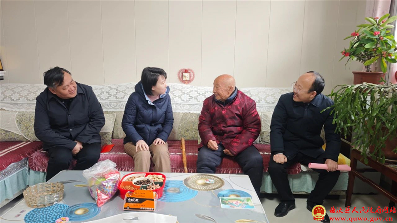 曲沃县开展节前慰问活动2.jpg