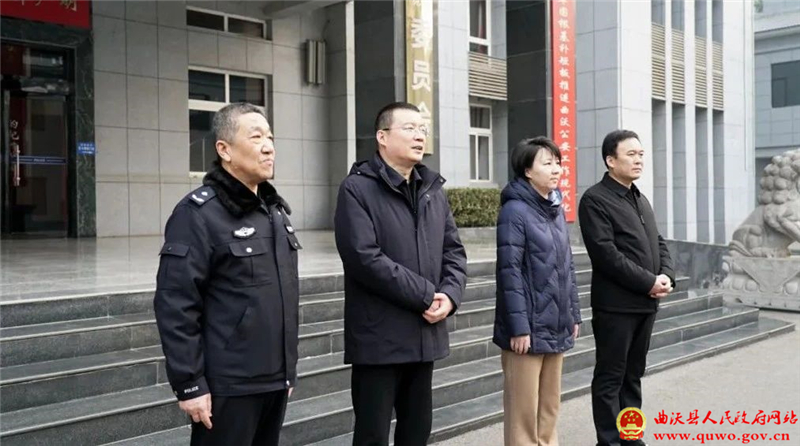 吴滨检查春节节日期间市场供应、安全生产工作并慰问坚守岗位的一线干部职工3.jpg