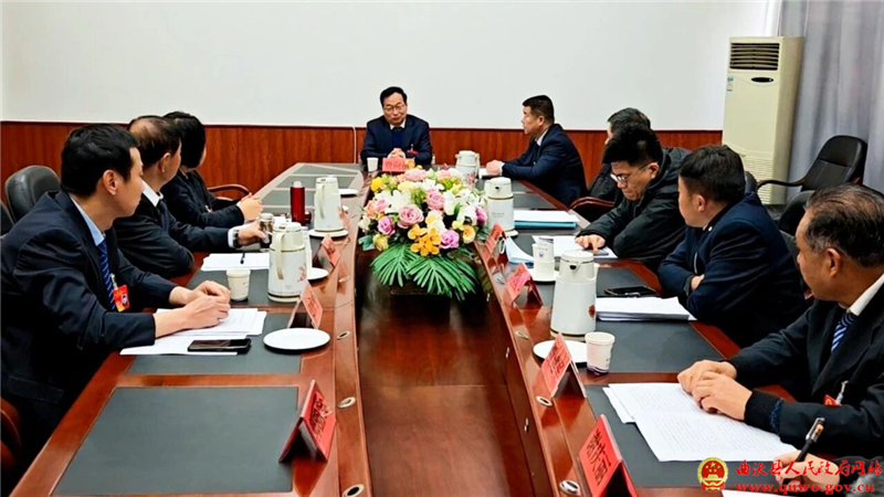 人大代表分团讨论政府工作报告1.jpg