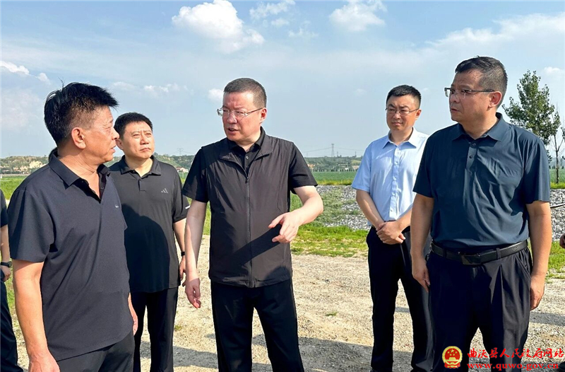 吴滨检查防汛备汛工作.jpg