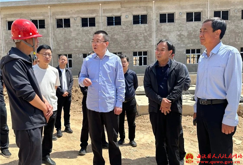 孙惠生调研抗旱保灌工作.jpg