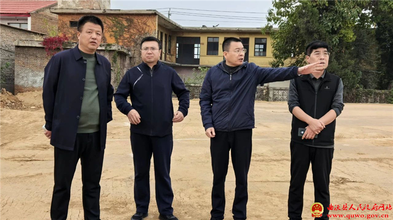 孙惠生在国道108过境改线工程高显镇西许曲沃北互通工地现场办公1.jpg