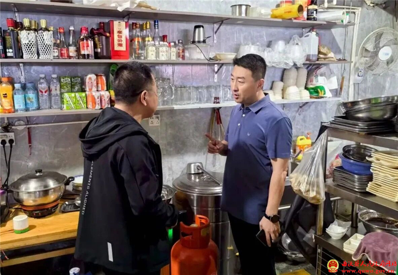 樊奇选督导检查城市“双品质”建设工作.jpg