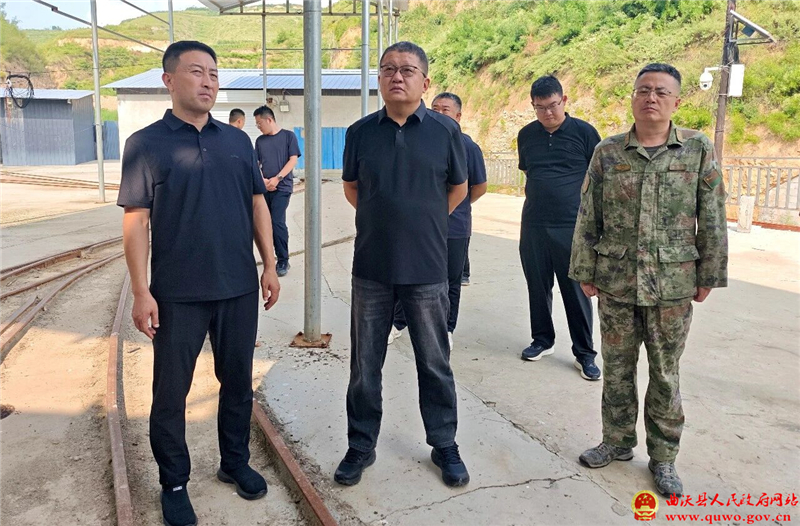 武文军、叶晓晨、樊奇选在杨谈乡开展调研.jpg