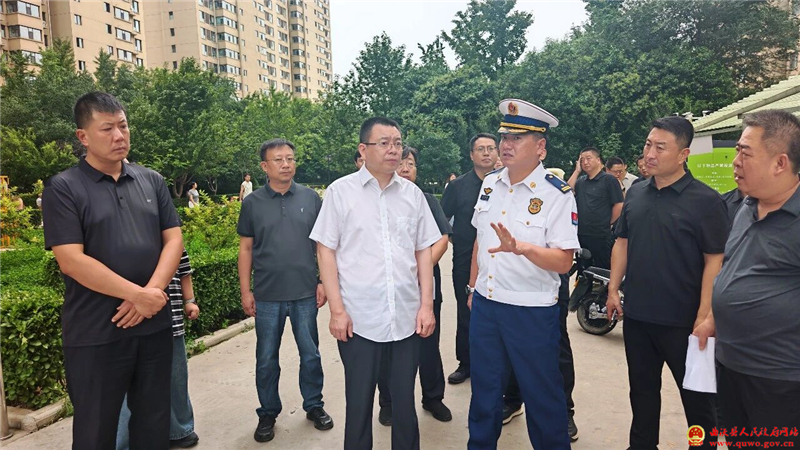 孙惠生在兰乔圣菲小区接访下访.jpg 孙惠生在兰乔圣菲小区接访下访.jpg